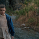 Fotograma de Eleven en Stranger Things, de Netflix